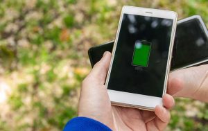 Handy unterwegs aufladen: Wireless Power Share
